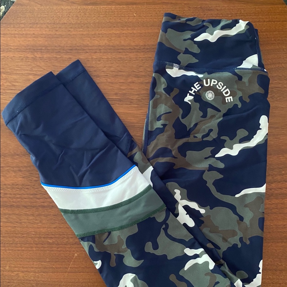 Upside soul cycle camo leggings